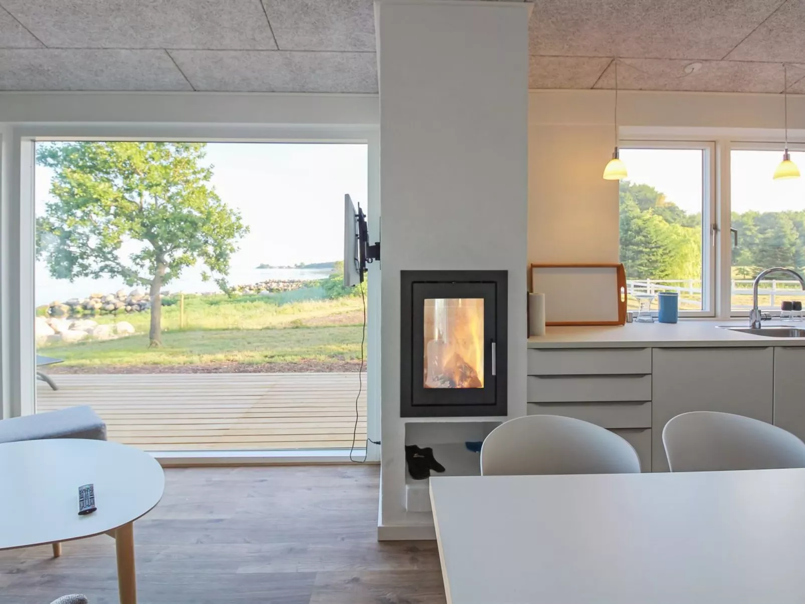 "Sasser" - 10m from the sea-Binnen