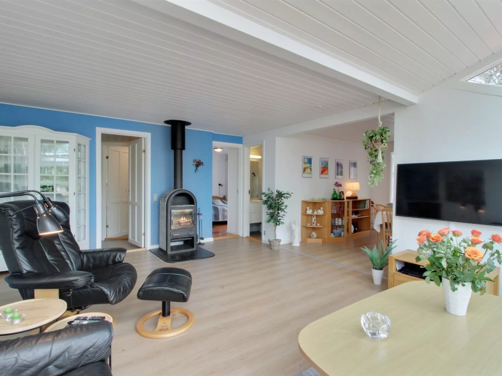 "Flora" - 150m from the sea-Binnen