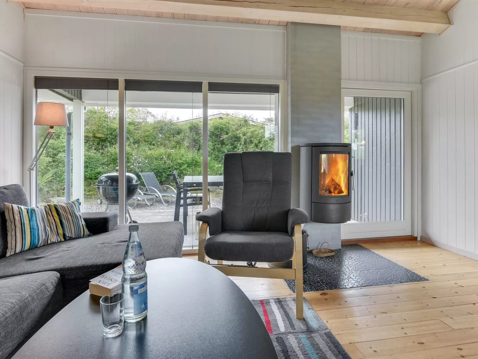 "Jenny" - 140m from the sea-Binnen