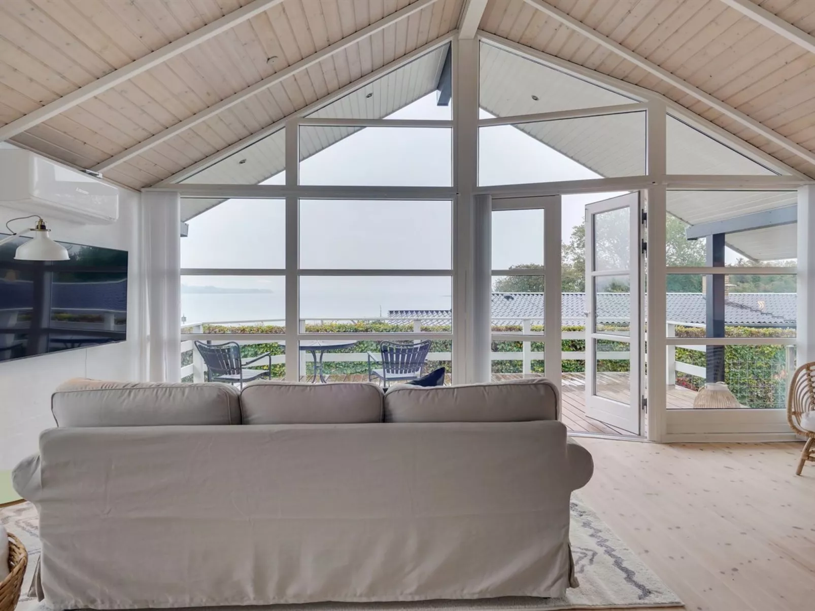 "Nica" - 100m from the sea-Binnen