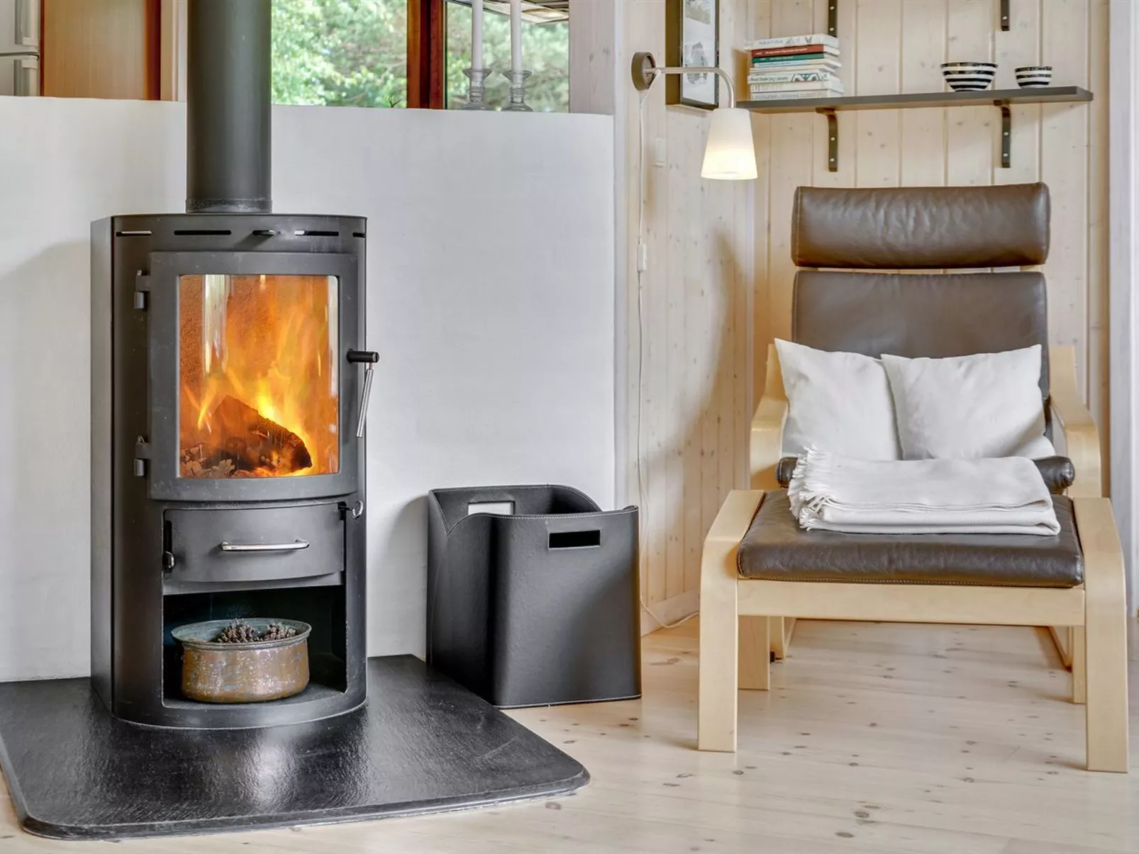 "Mine" - 300m from the sea-Binnen