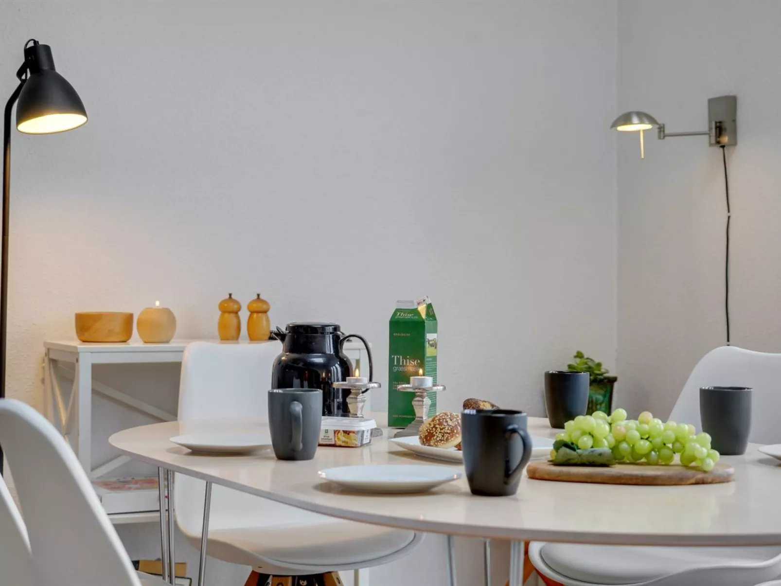 "Tofan" - 100m to the fjord-Binnen