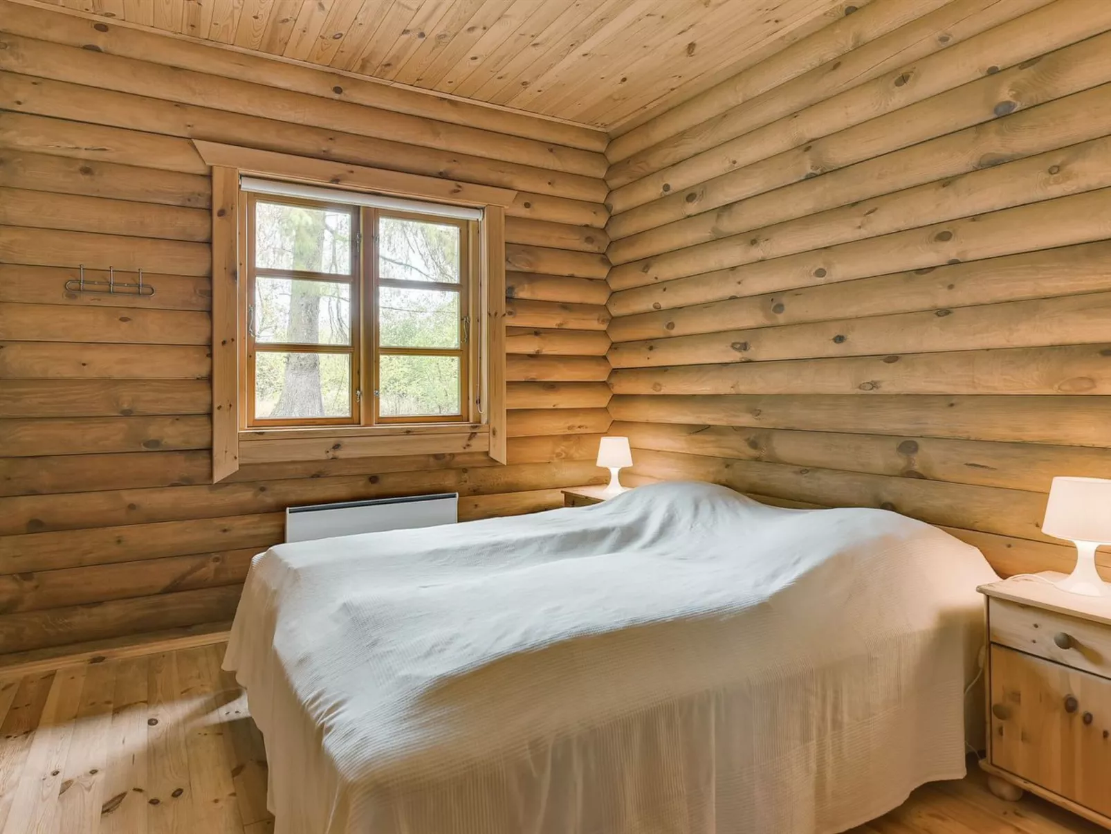 "Frederica" - 30km from the sea-Binnen