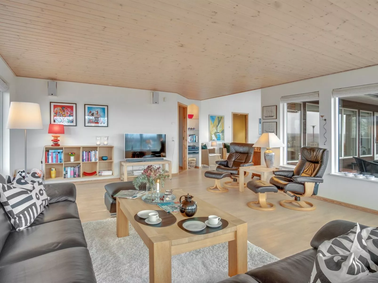 "Sahid" - 20m from the sea-Binnen