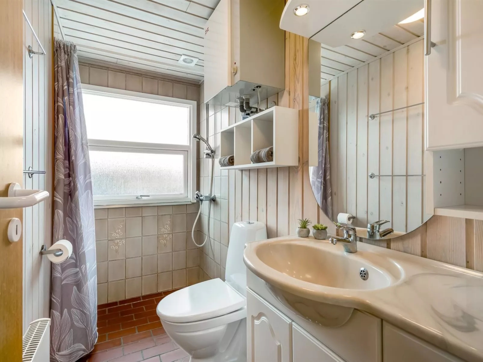 "Bentine" - 400m from the sea-Binnen