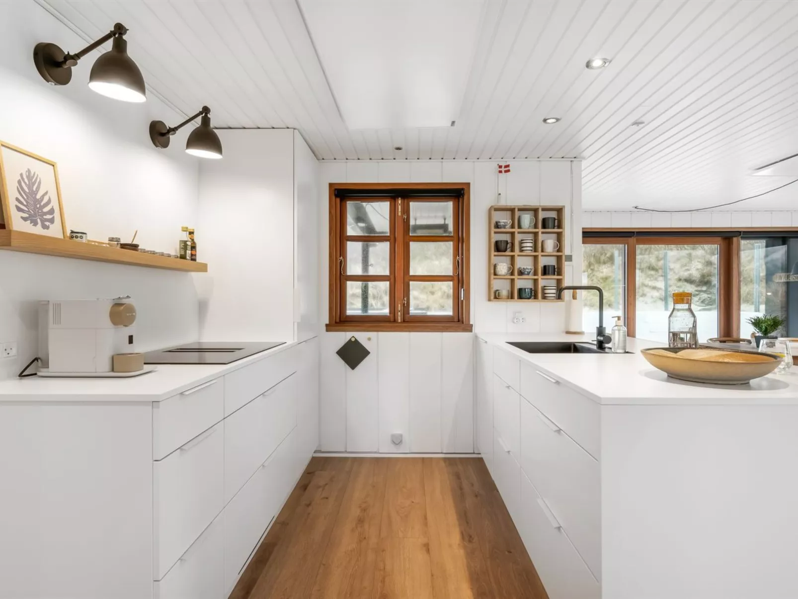 "Eyla" -  from the sea-Binnen