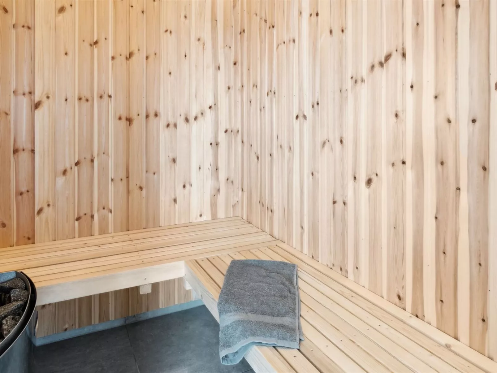 "Ann" - 1.3km from the sea-Binnen