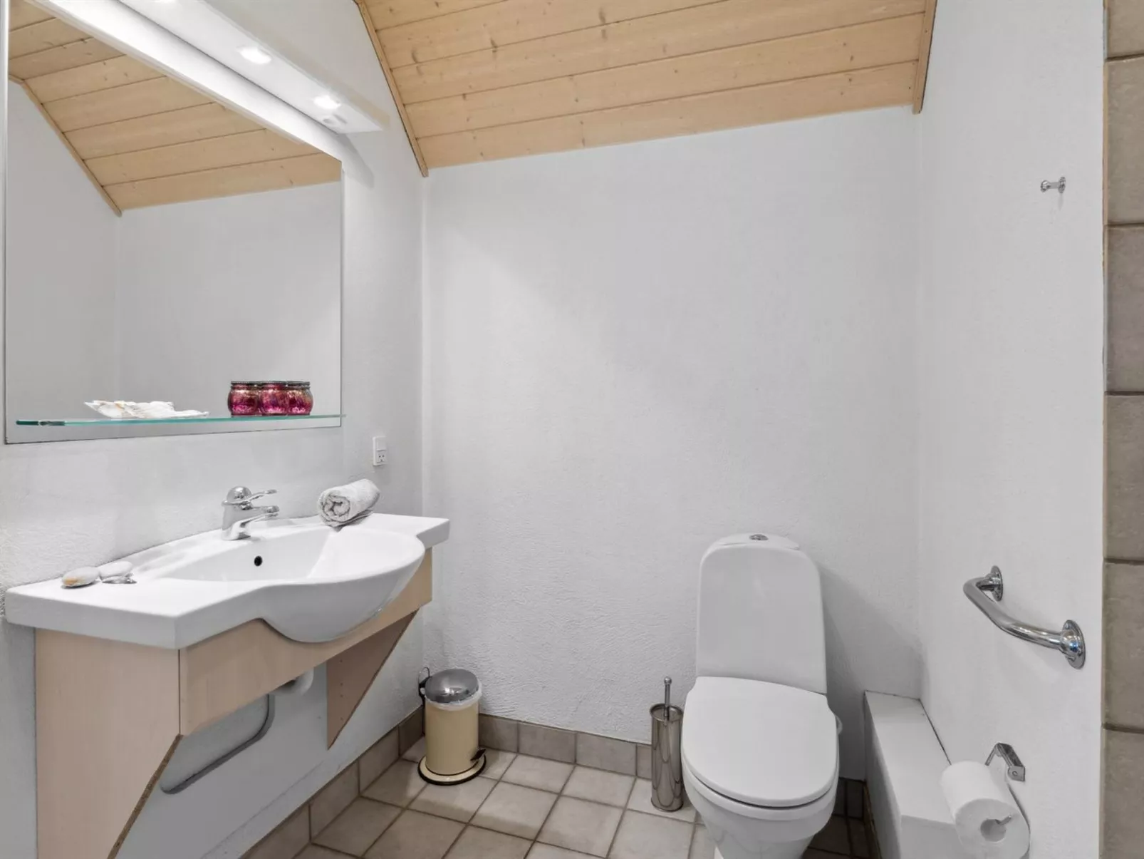 "Annli" - 800m to the fjord-Binnen