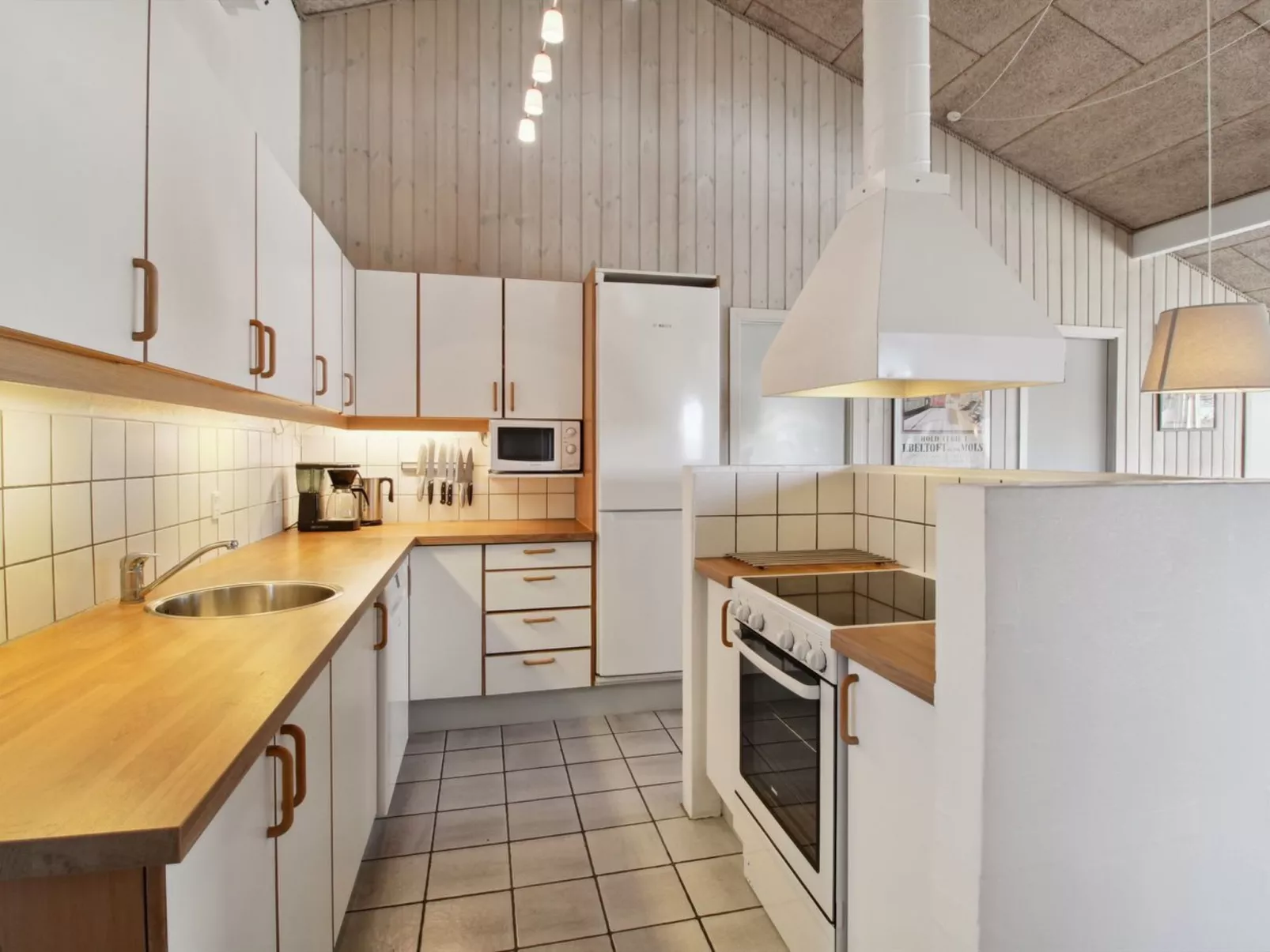 "Katharine" - 175m from the sea-Binnen