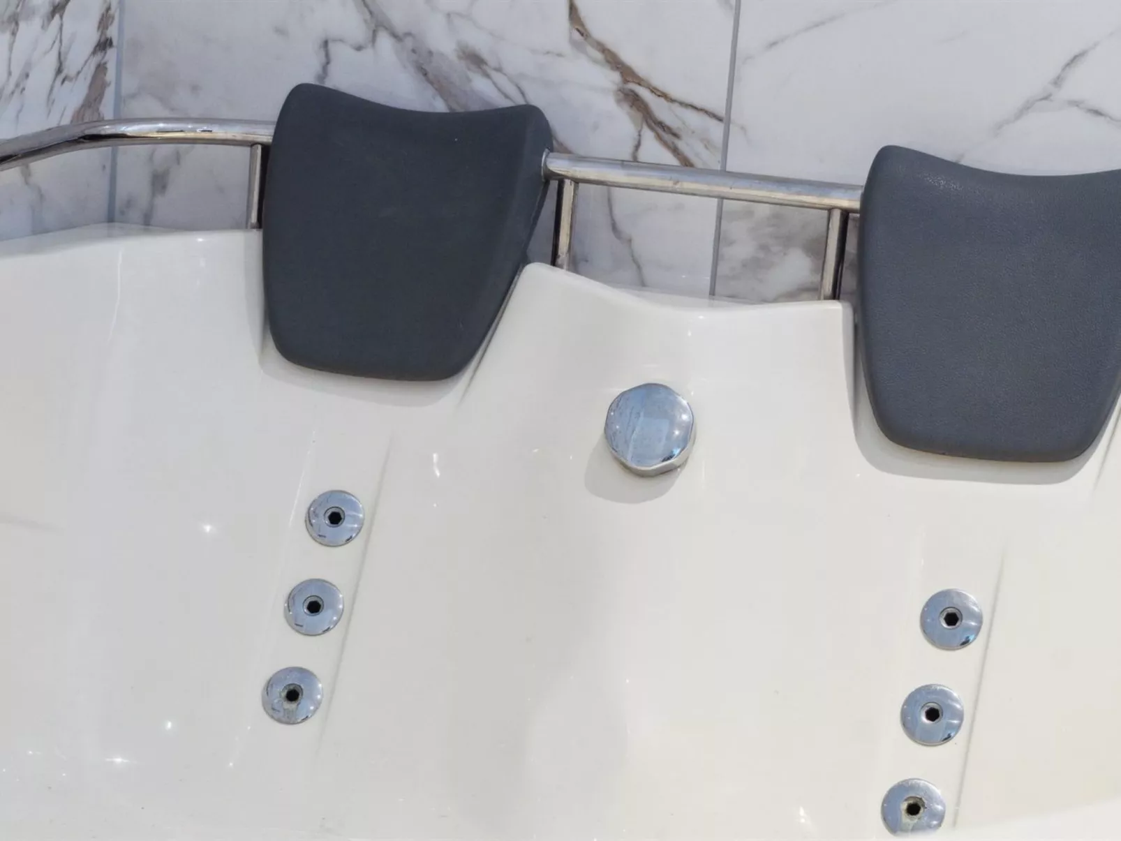 "Scalli" - 1.5km to the fjord-Binnen