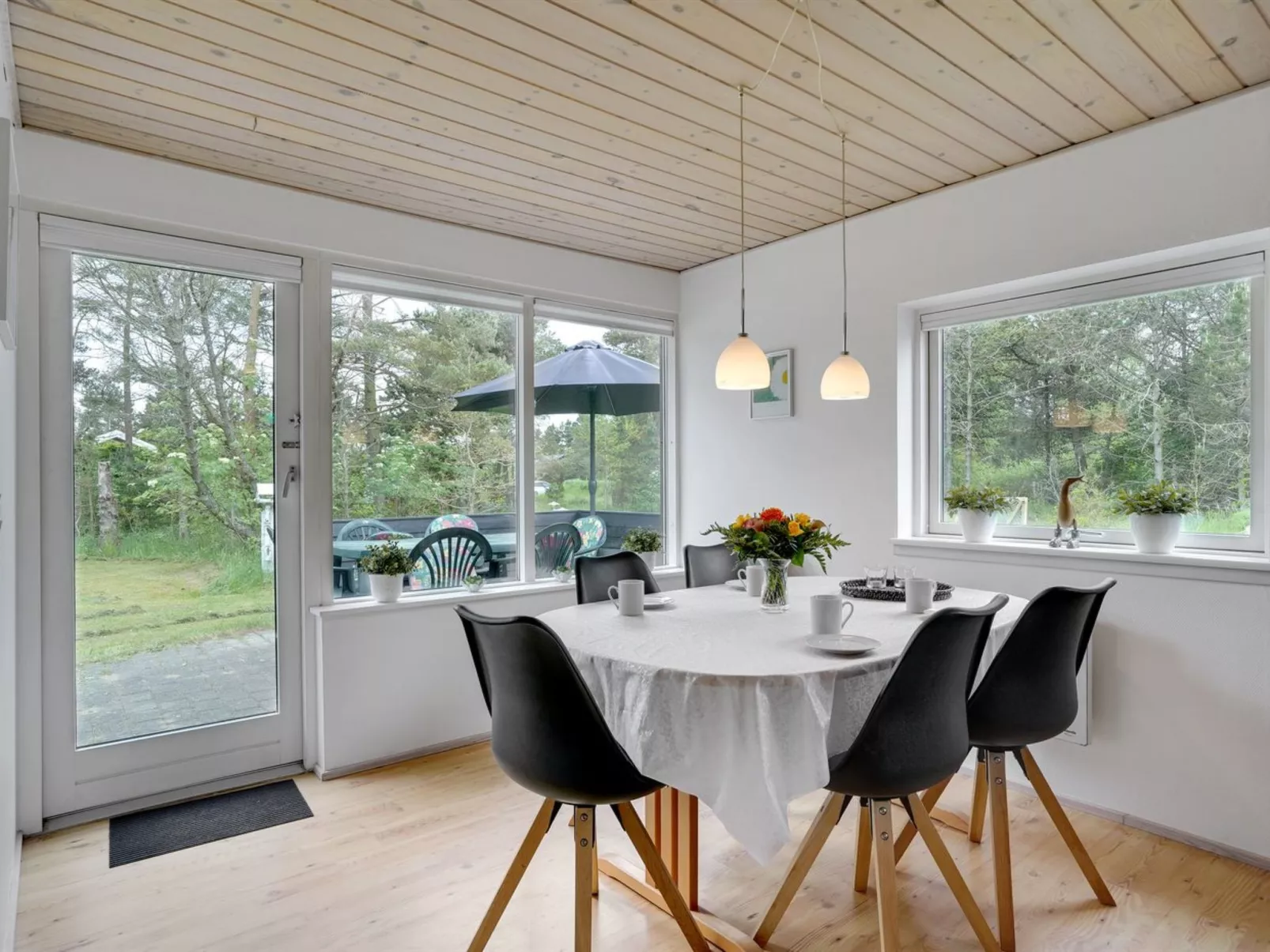 "Hildulf" - 2km from the sea-Binnen