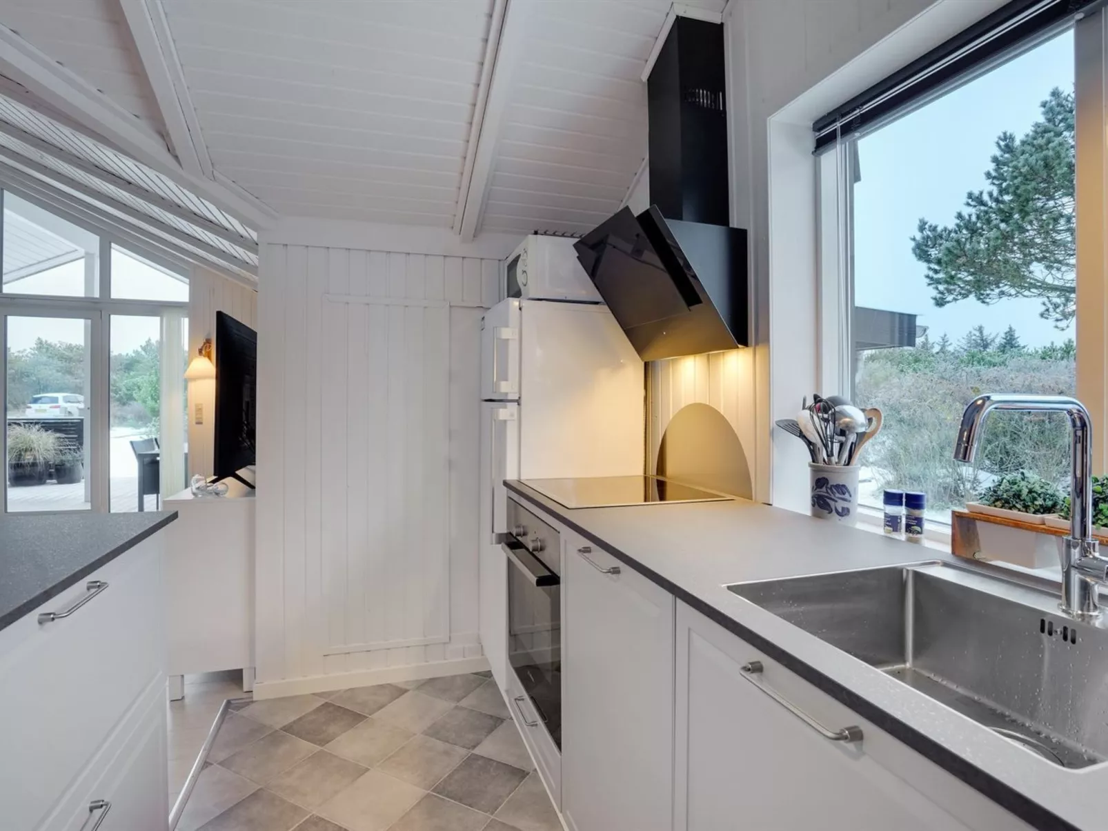 "Selima" - 300m from the sea-Binnen