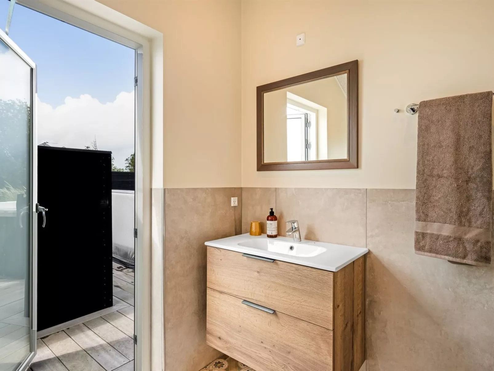 "Antonette" - 1.8km from the sea-Binnen