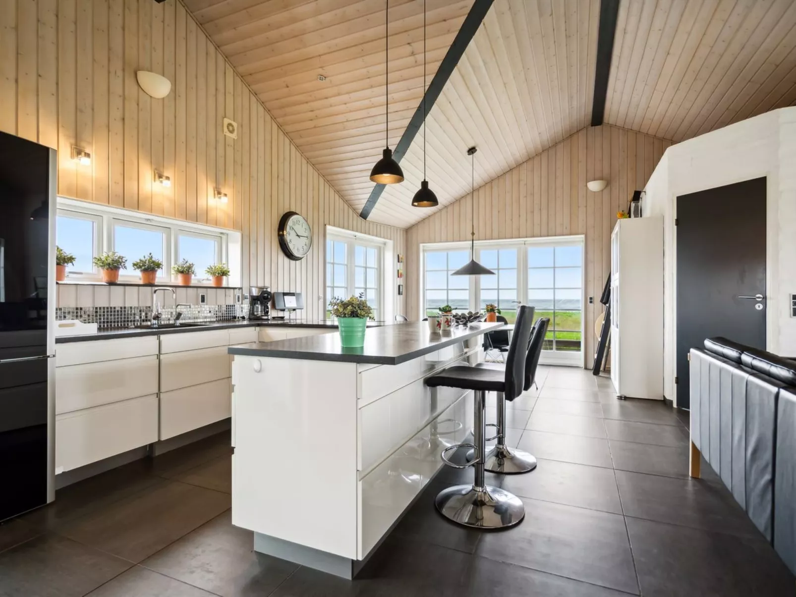 "Dory" - 30m from the sea-Binnen