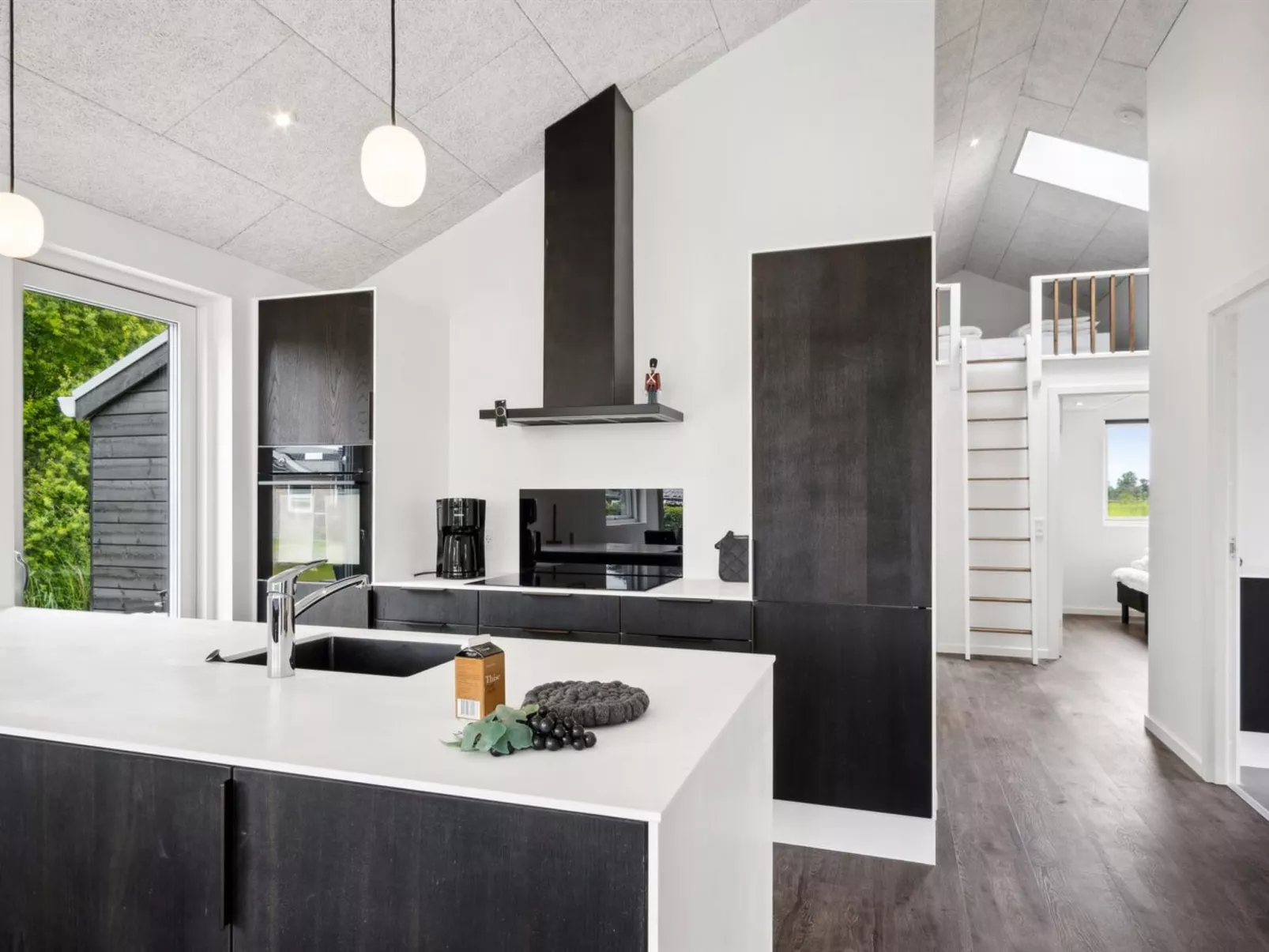 "Stygg" - 75m from the sea-Binnen