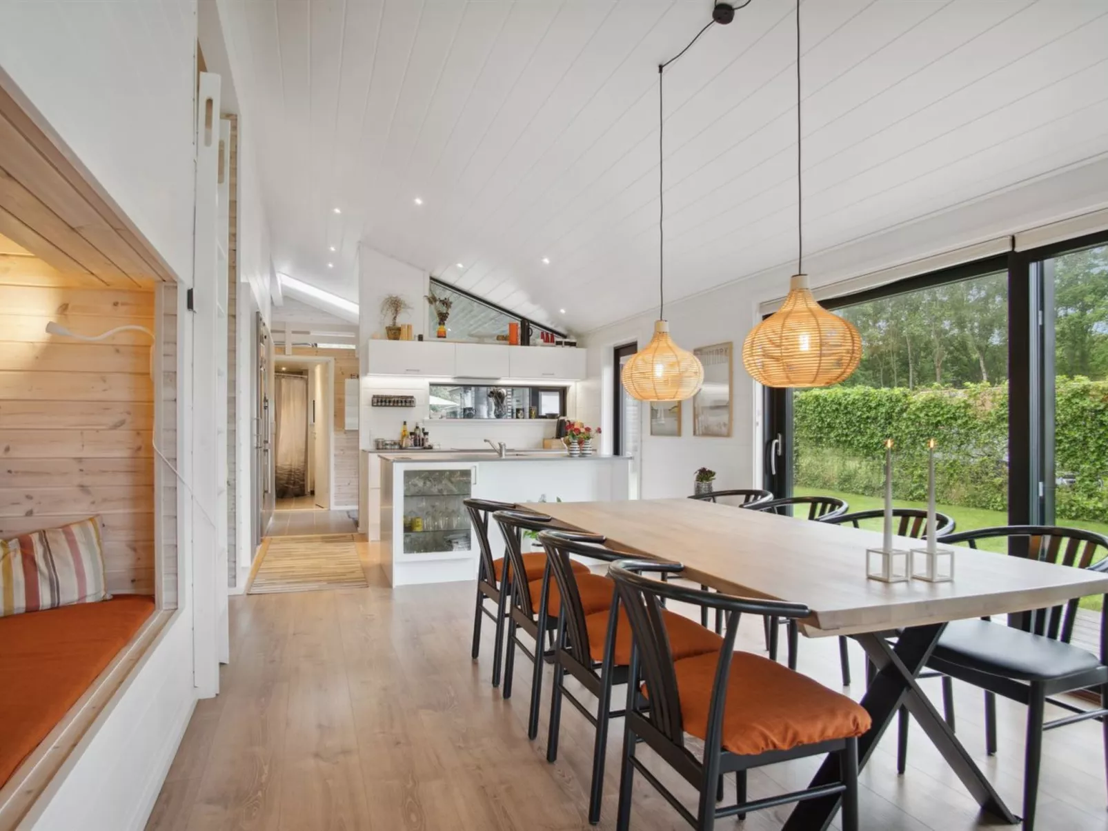 "Huldrik" - 100m from the sea-Binnen