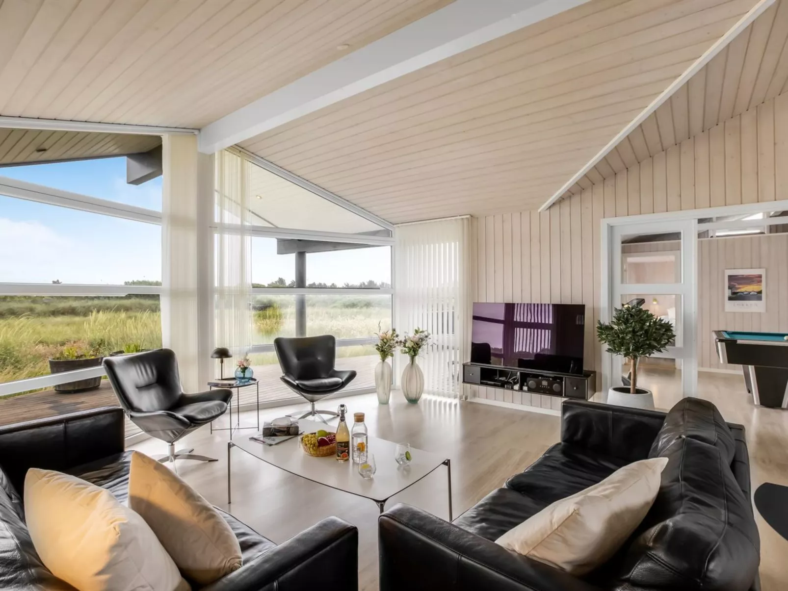 "Lennart" - 300m from the sea-Binnen