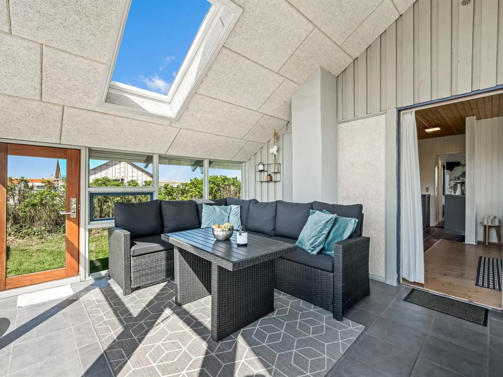 "Emppu" - 250m from the sea-Binnen