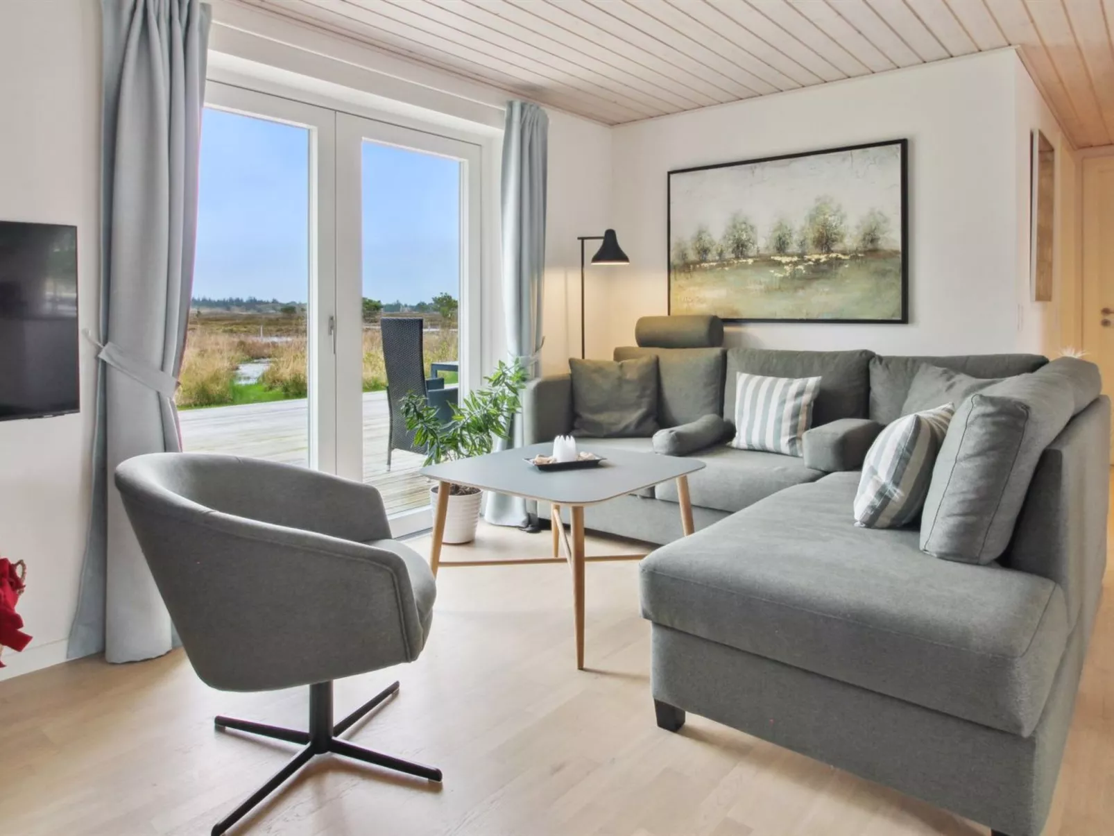 "Golubinka" - 2.5km from the sea-Binnen