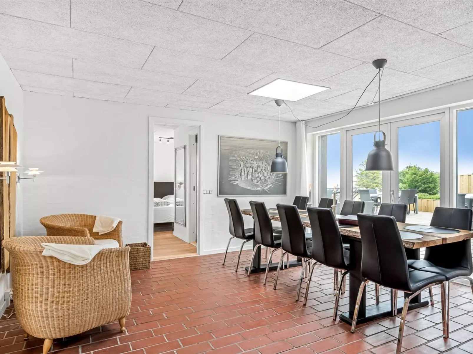 "Tonna" -  from the sea-Binnen