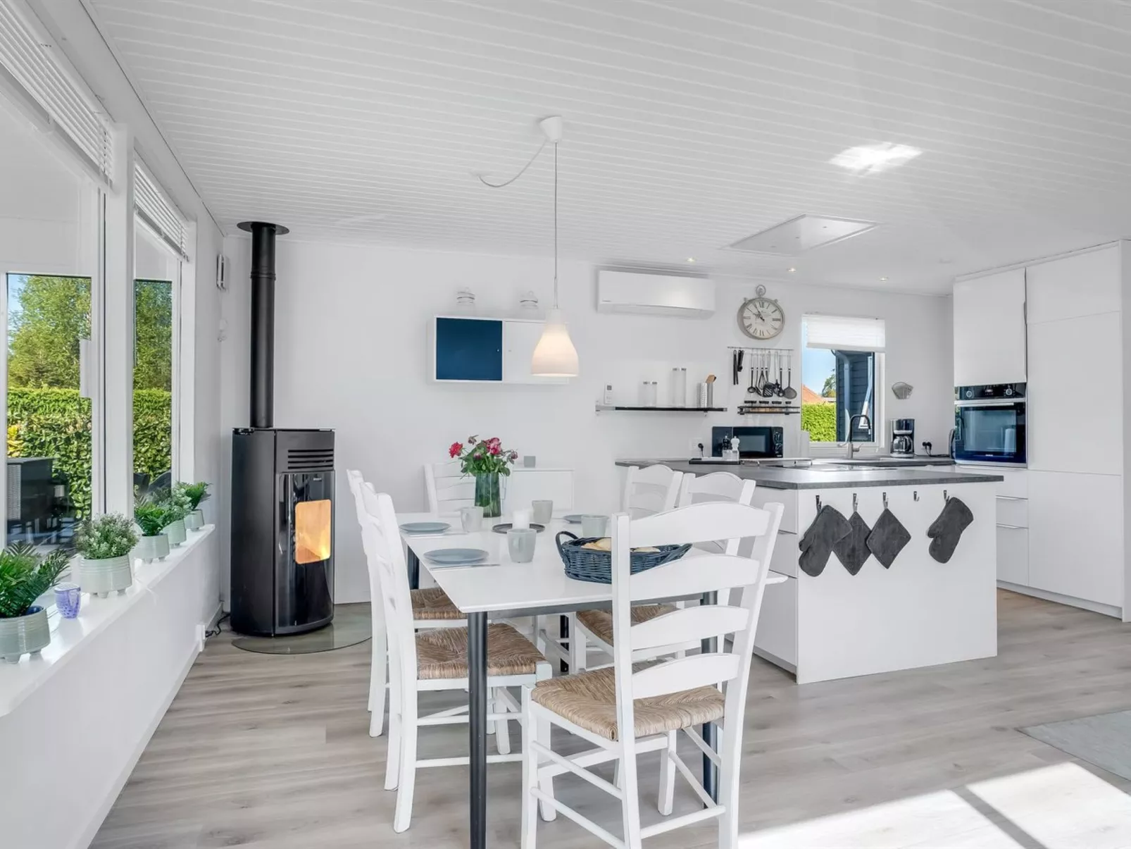 "Stina" - 600m from the sea-Binnen