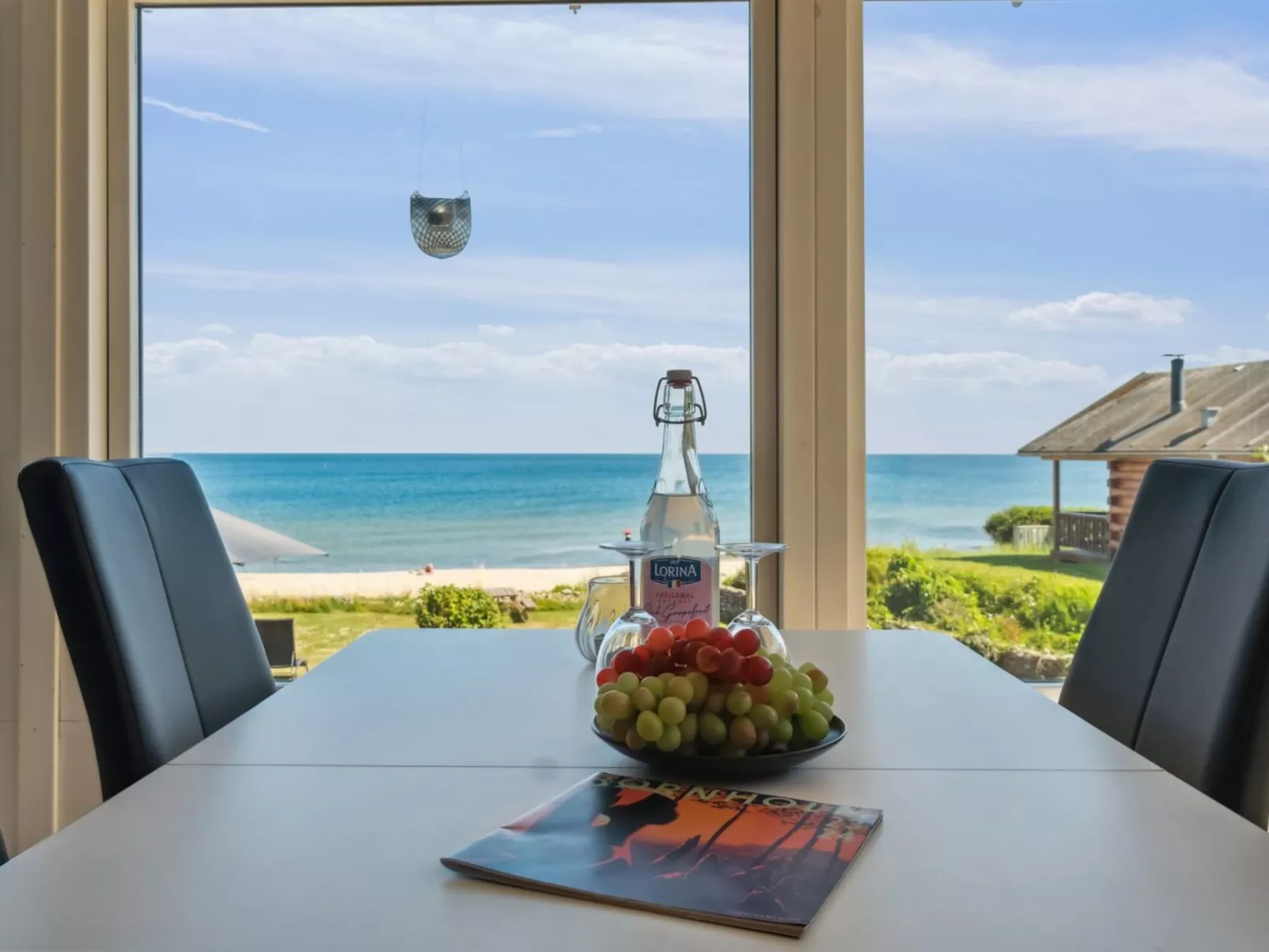 "Silke" - 10m from the sea-Binnen