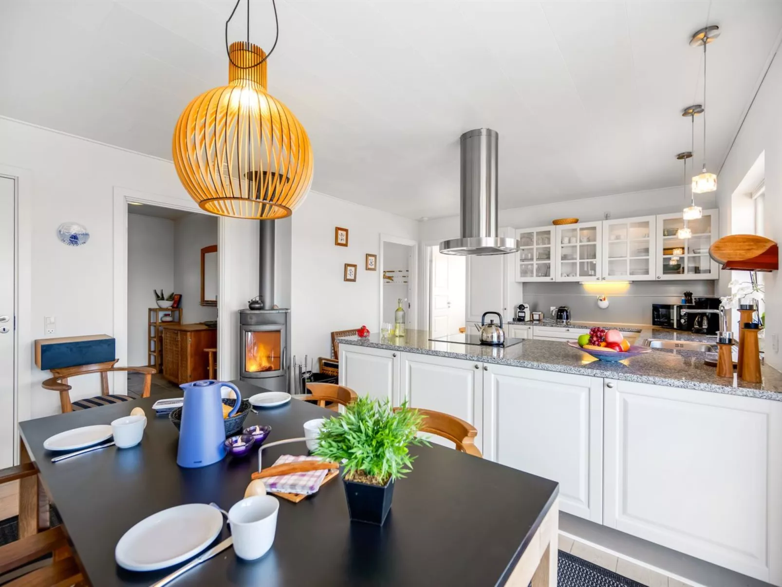 "Evamaria" - 10m from the sea-Binnen