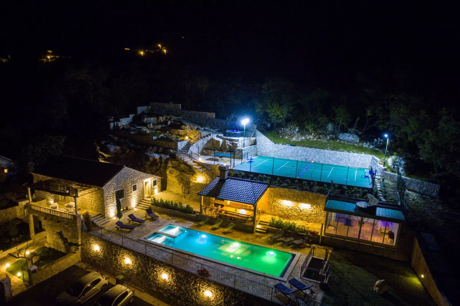 Villa Falcon Rook - Four-Bedroom Villa with Terrace and Swimming Pool-Zwembad