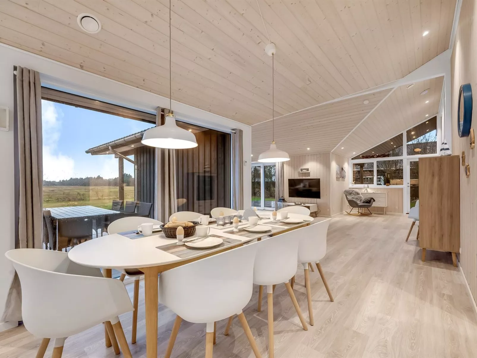 "Corina" - 850m to the fjord-Binnen