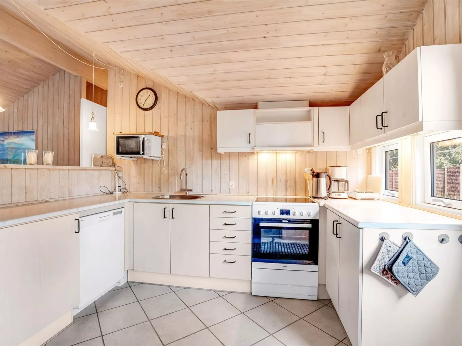 "Ayna" - 50m from the sea-Binnen