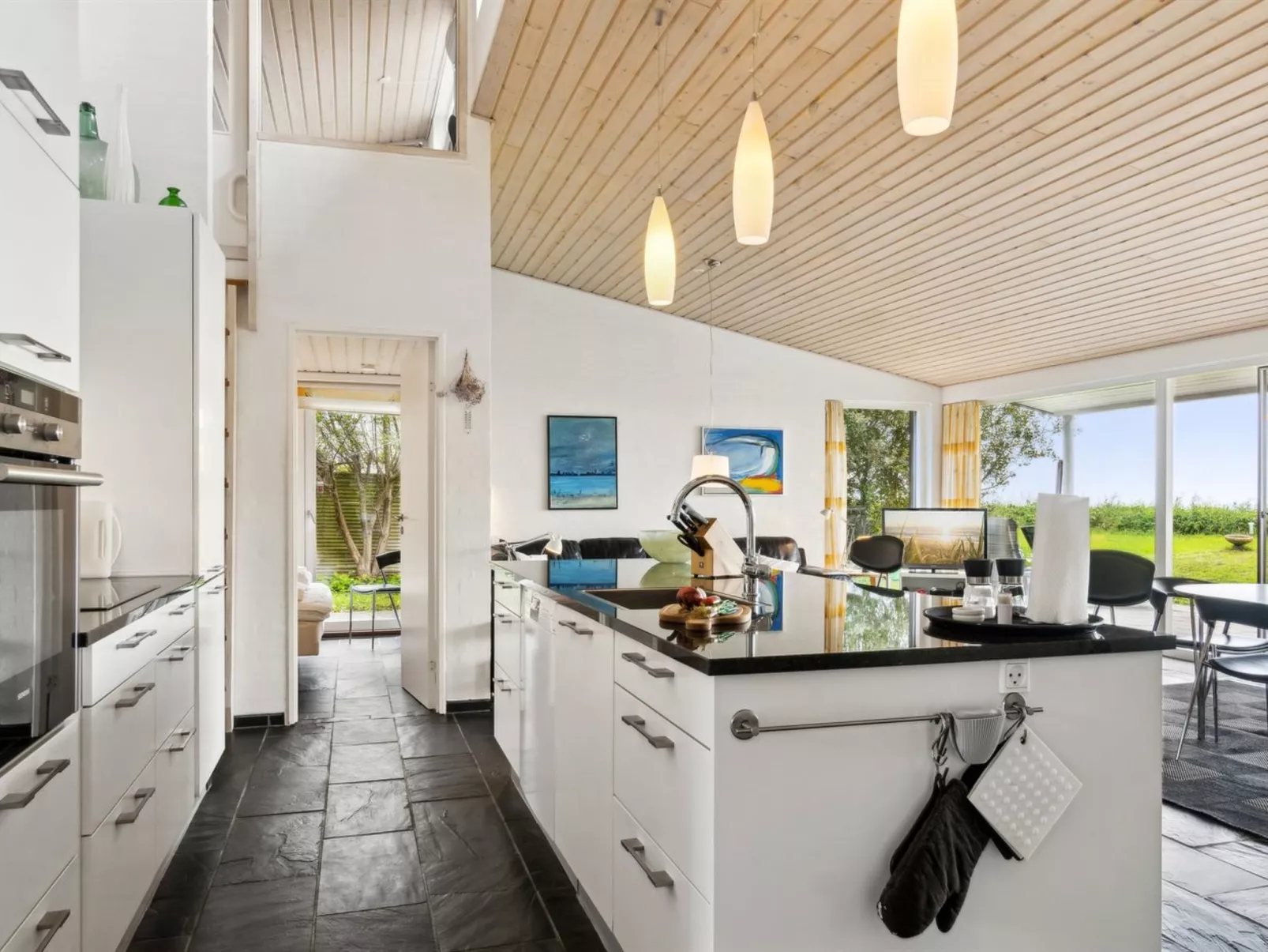 "Nilson" - 50m from the sea-Binnen