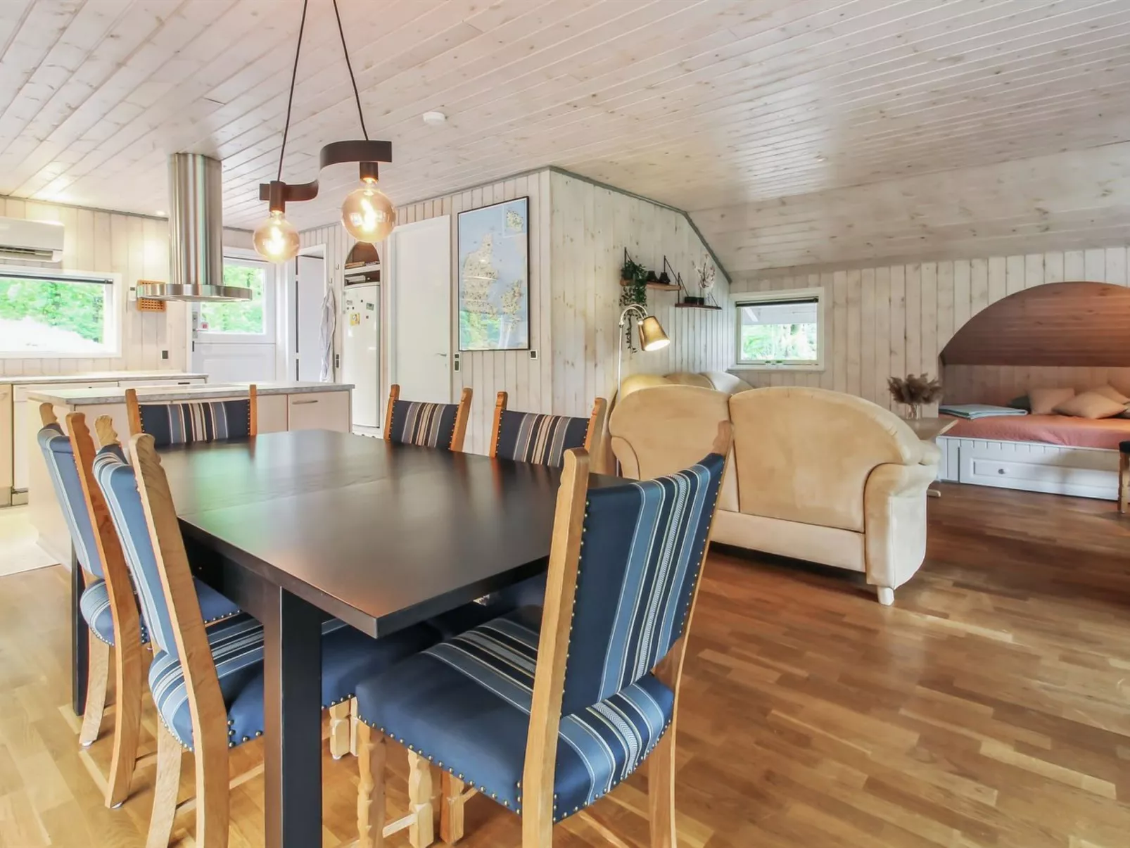 "Lenya" - 33km from the sea-Binnen