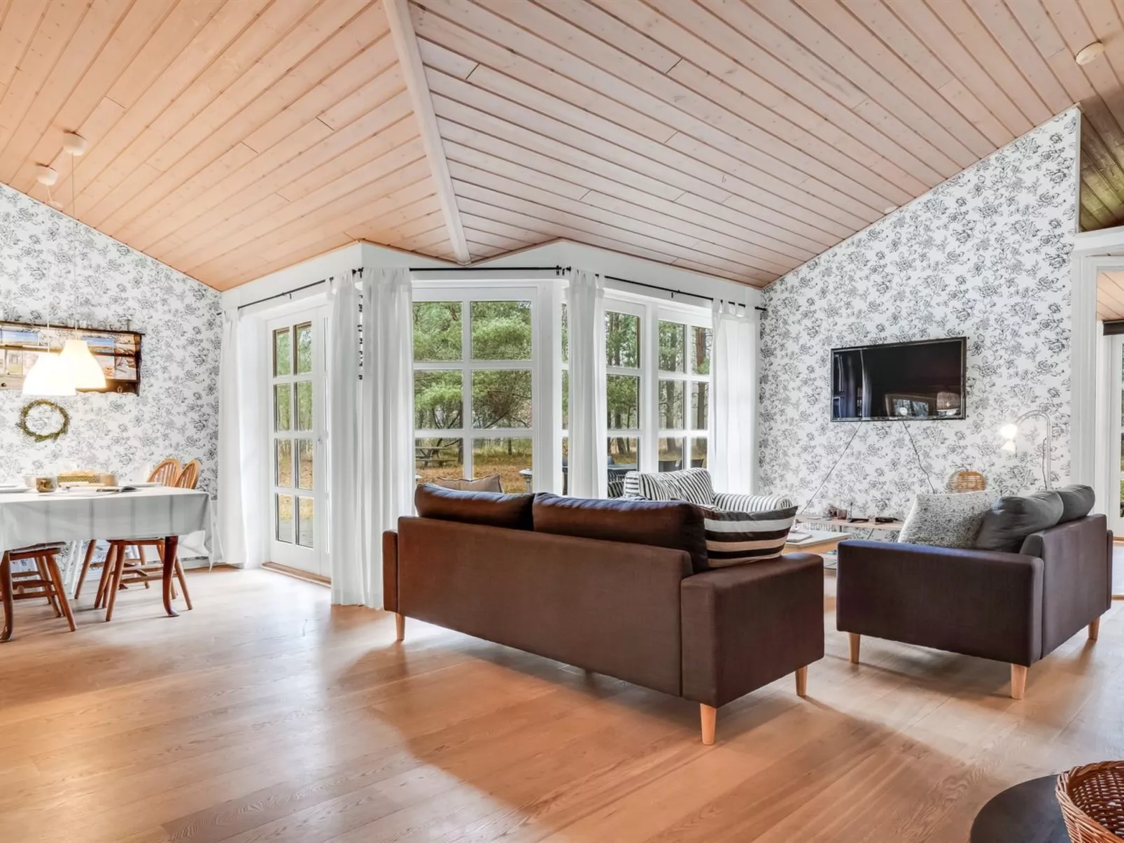 "Eikka" - 1km from the sea-Binnen