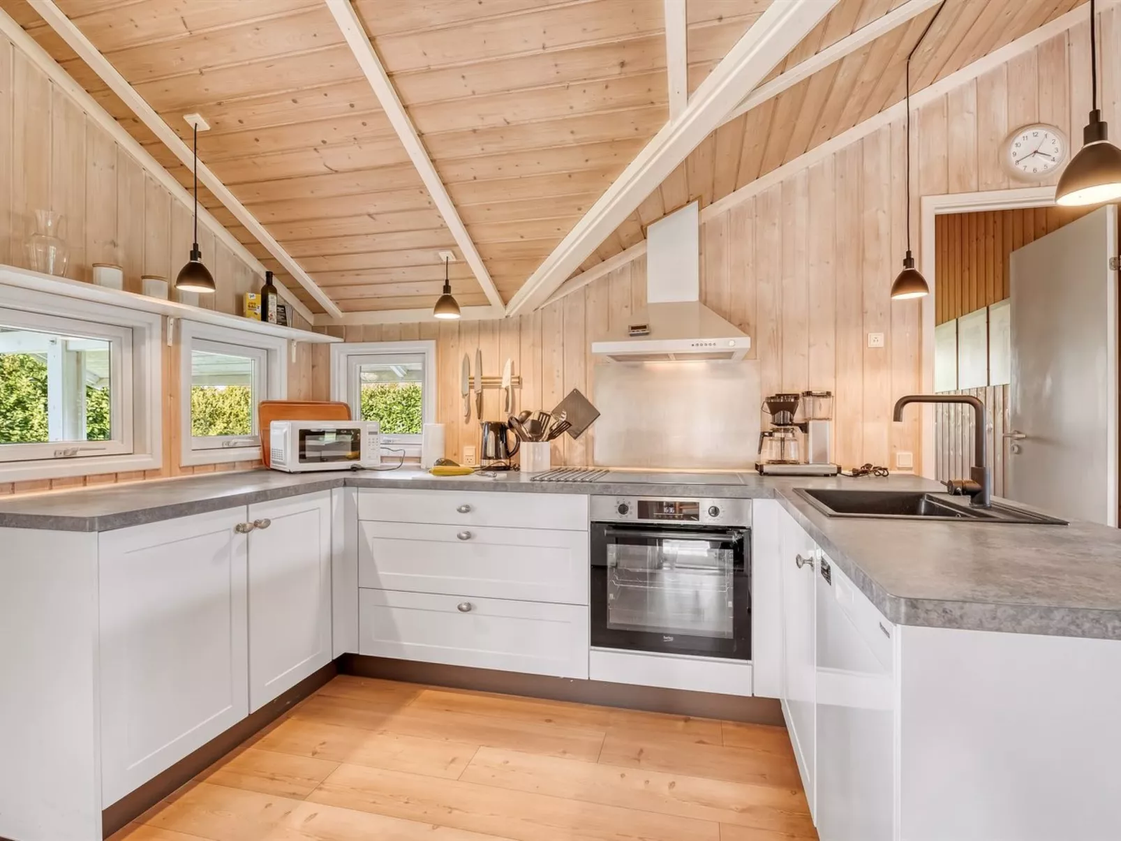 "Emili" - 300m from the sea-Binnen