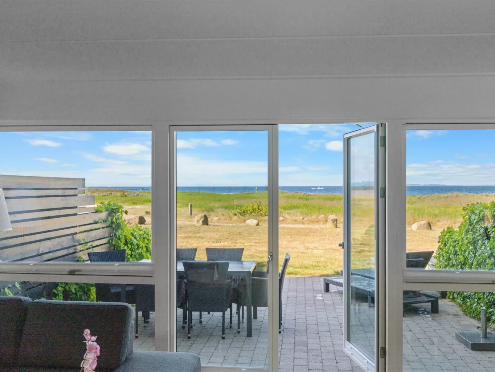 "Claudine" - 90m from the sea-Buiten