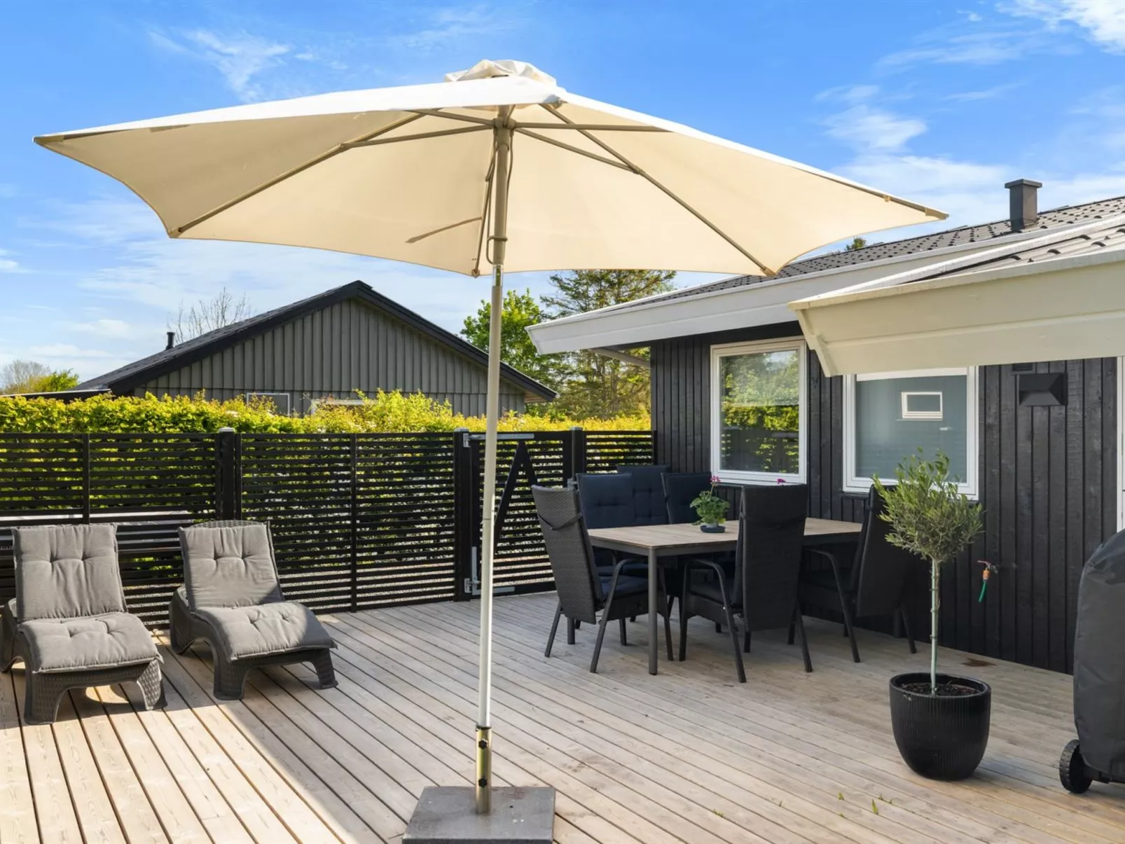 "Bjart" - 150m from the sea-Buiten