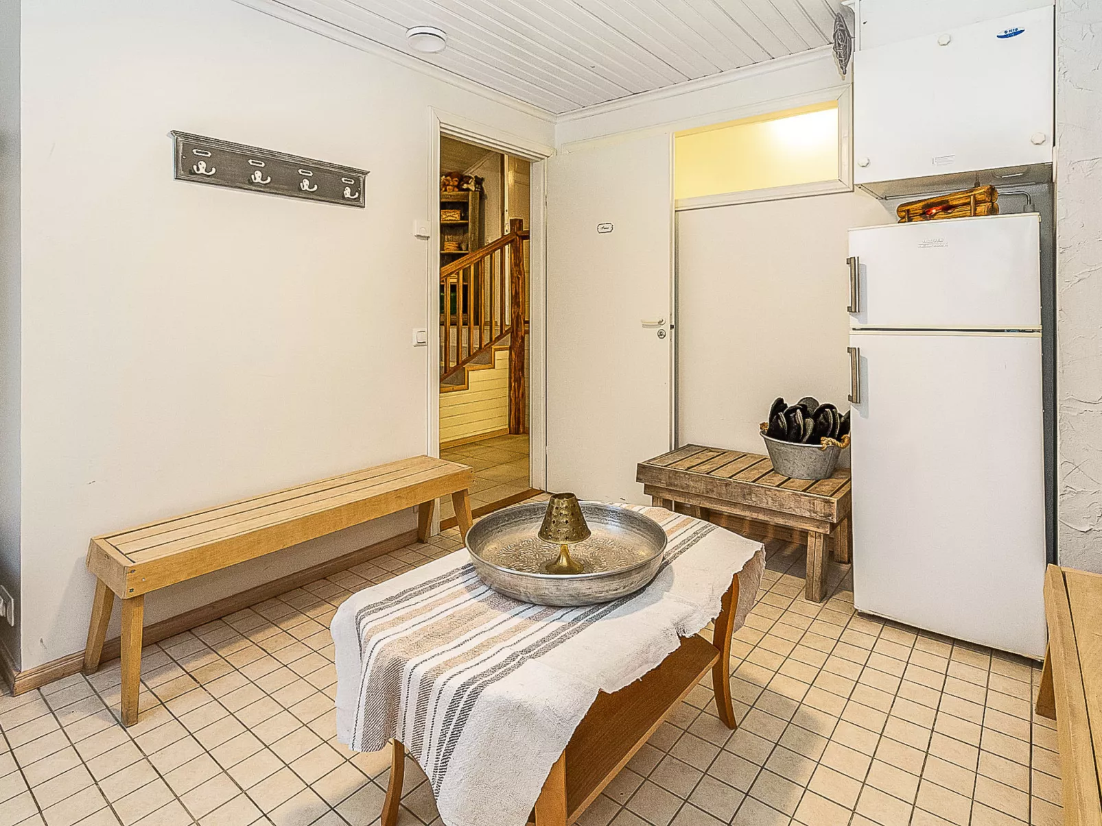 Päätalo, mökkilomat ja perhejuhlat-Binnen