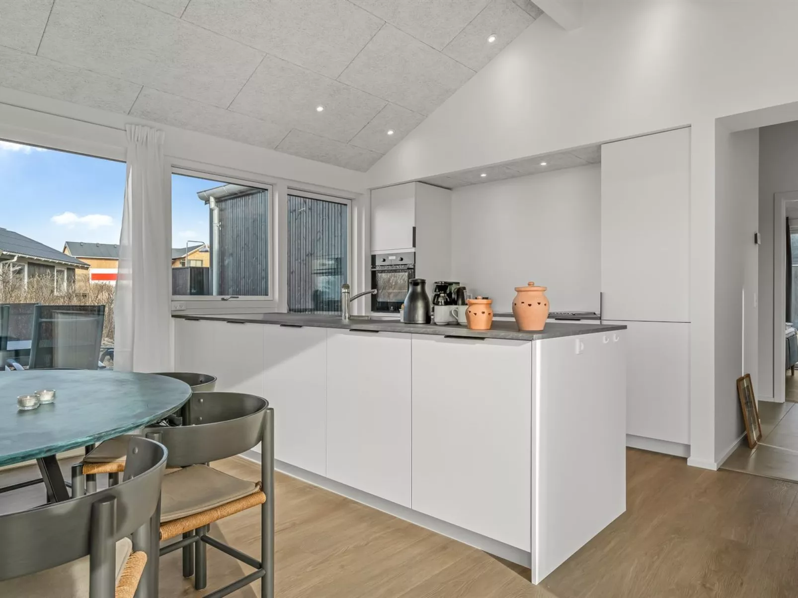 "Jouni" - 200m from the sea-Binnen