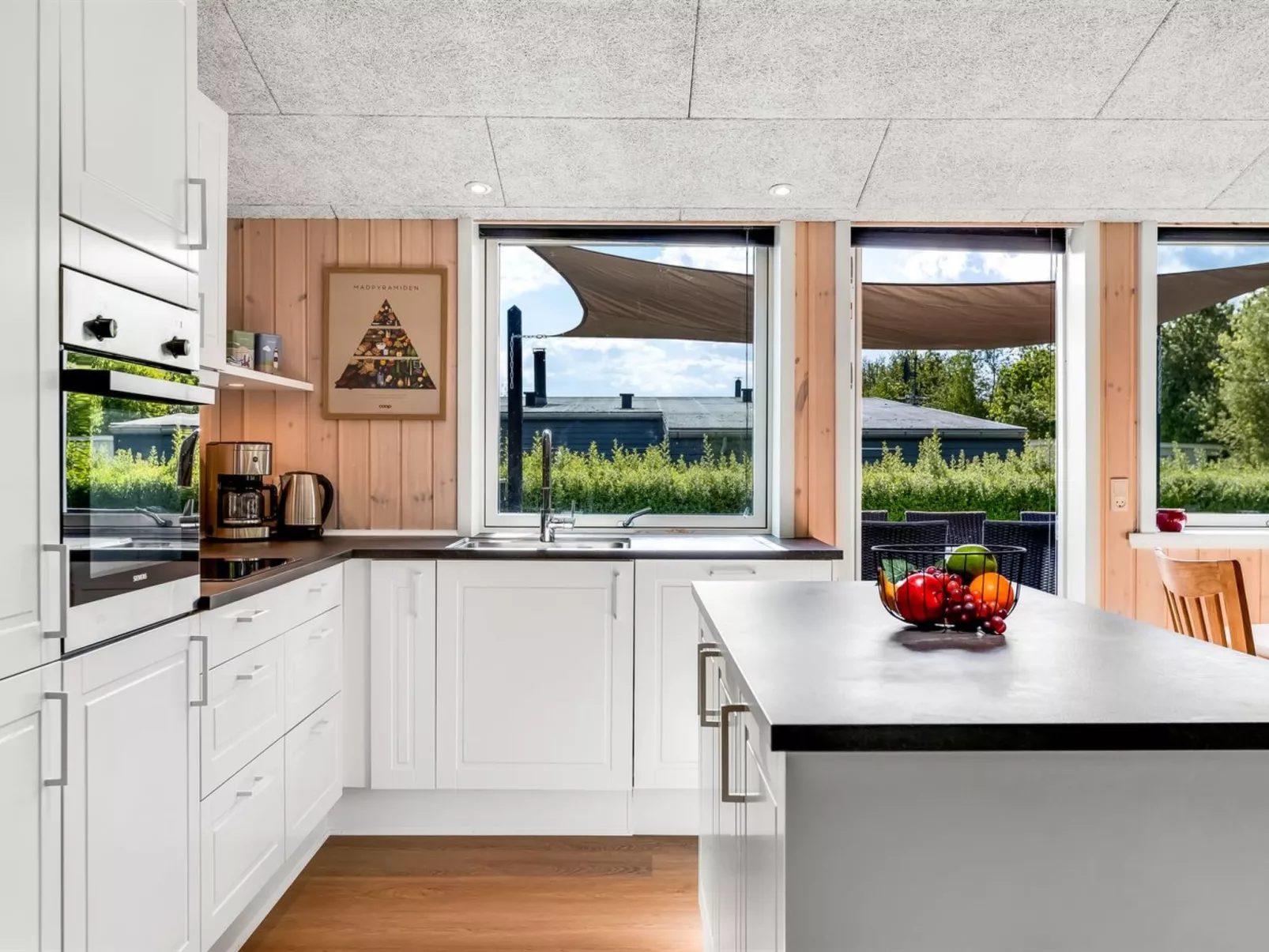 "Helmtrud" - 700m from the sea-Binnen