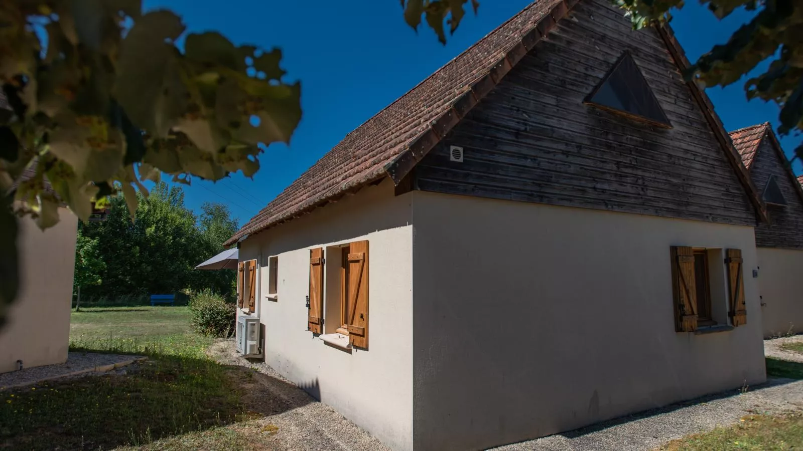 Lac Bleu Nr 38-Buitenkant zomer