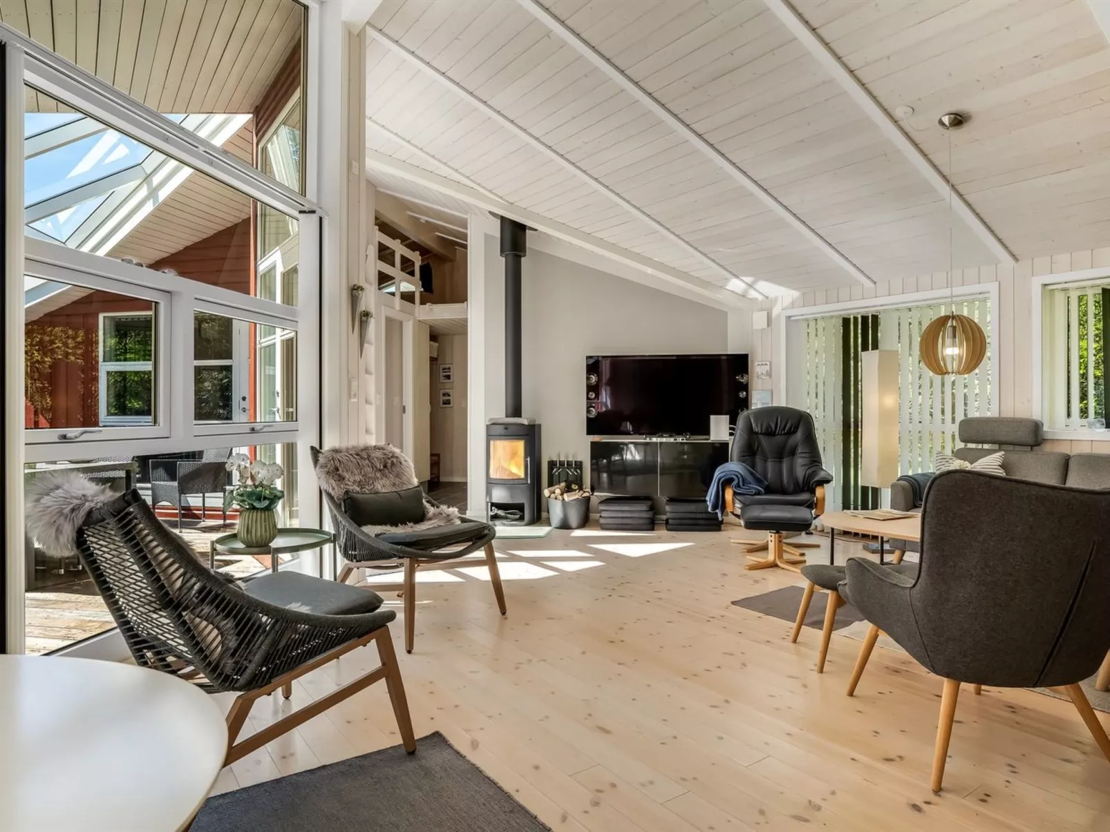 "Atti" - 500m to the fjord-Binnen