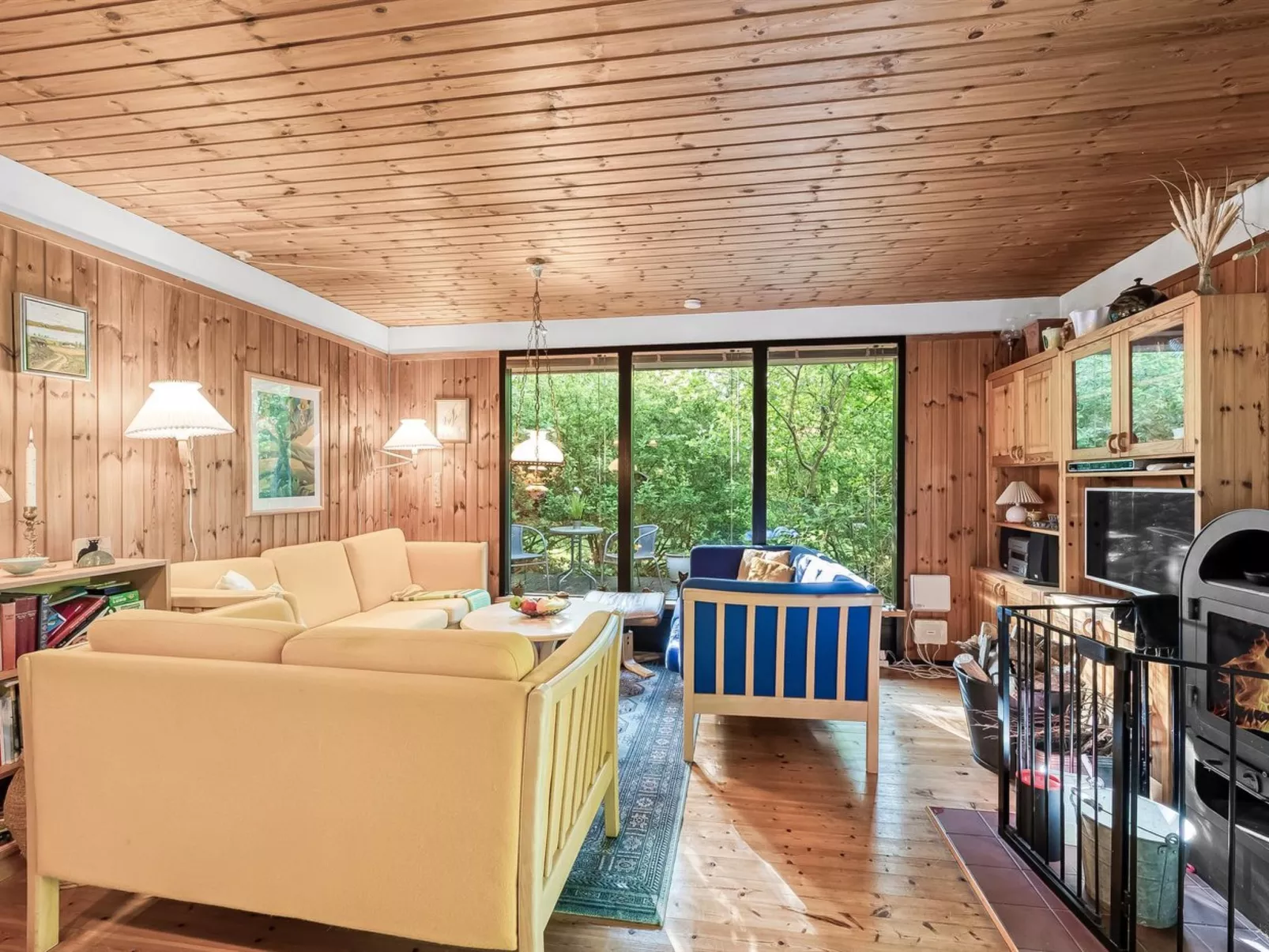 "Tenaya" - 200m to the fjord-Binnen