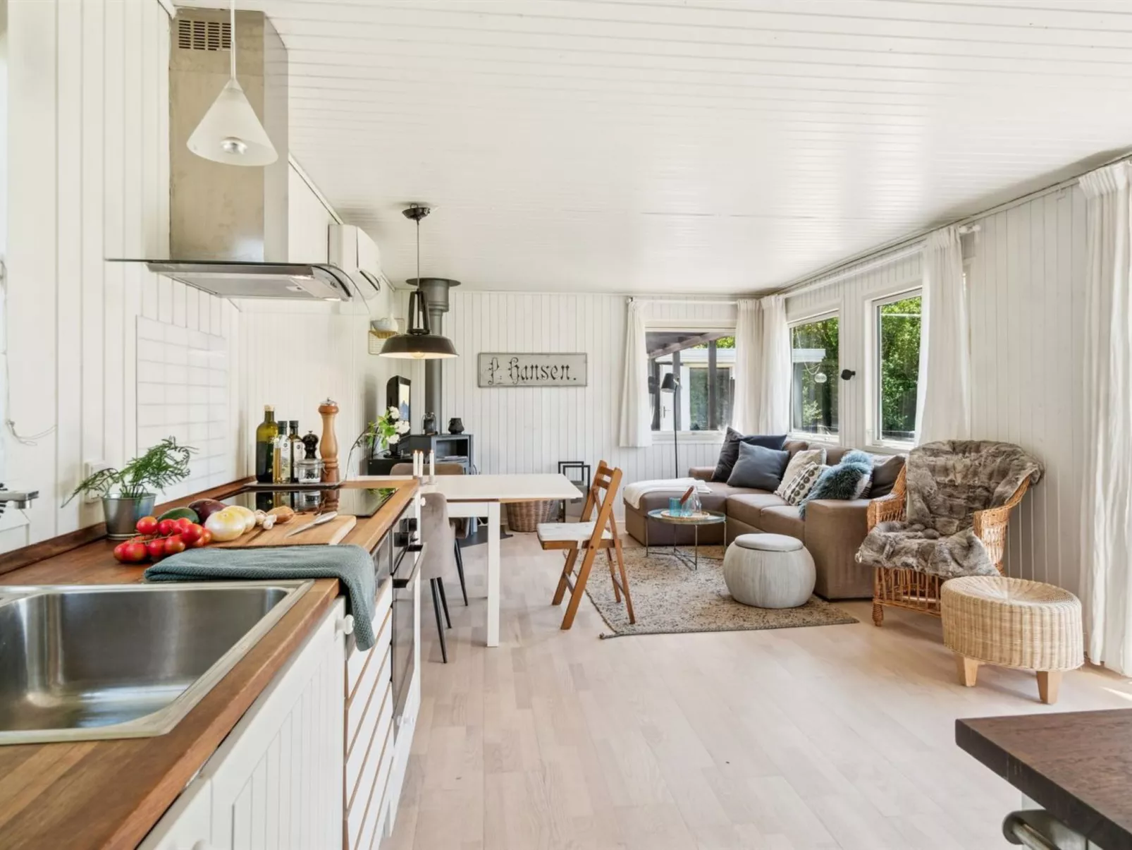 "Holmer" - 2.5km from the sea-Binnen