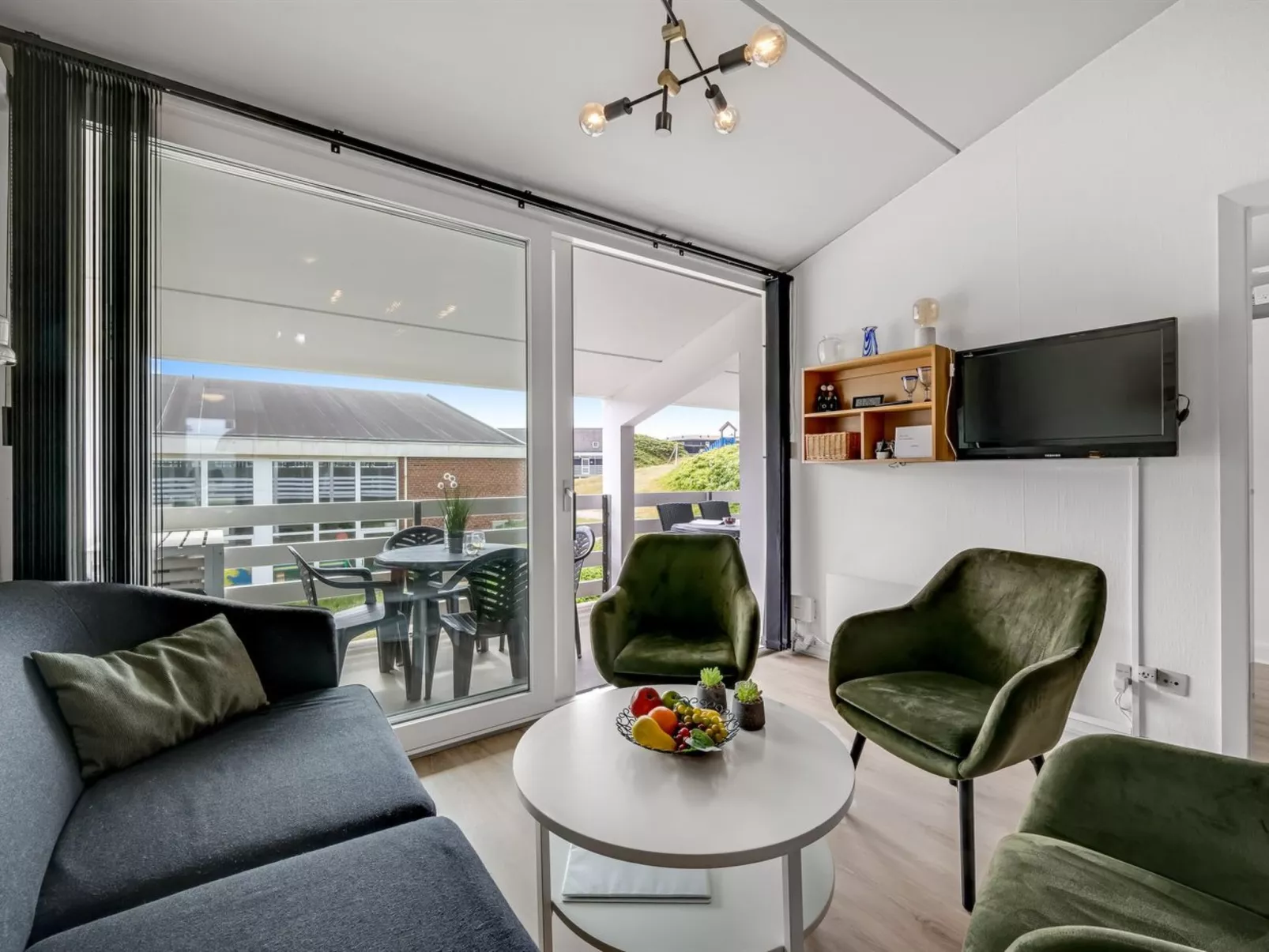 "Jari" - 200m from the sea-Binnen