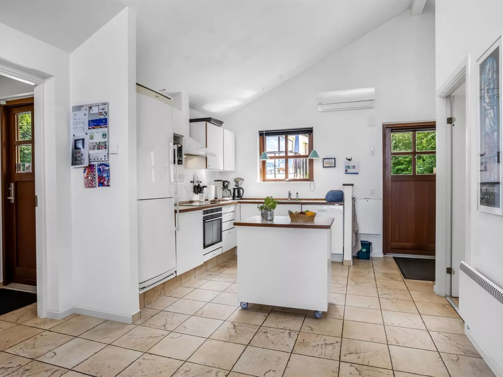 "Rouwen" - 120m from the sea-Binnen