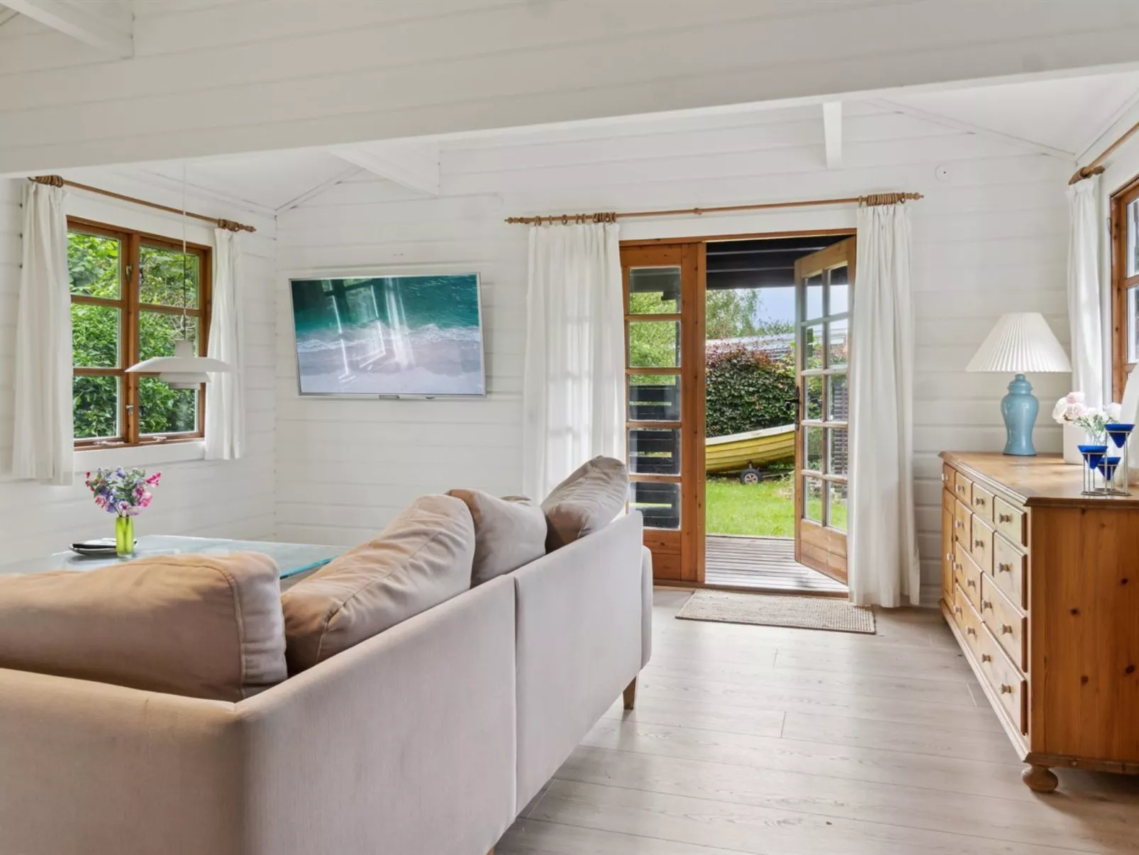 "Kjell" - 25m from the sea-Binnen