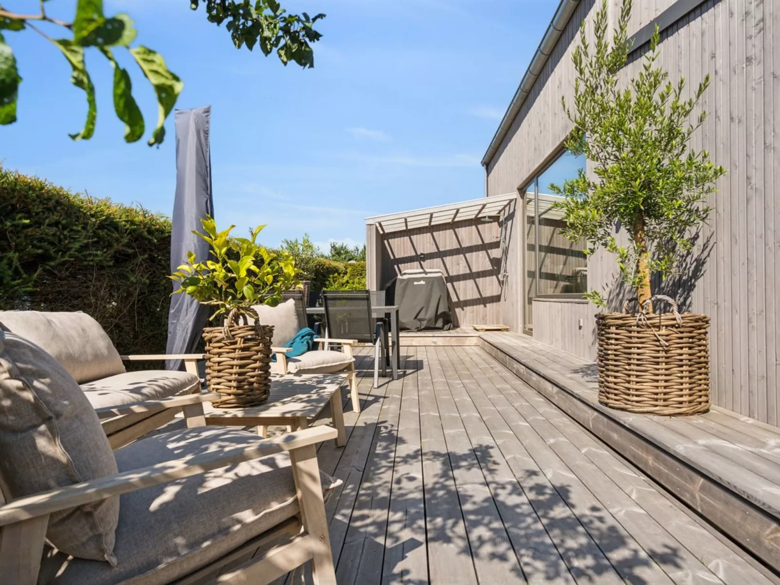 "Elvie" - 150m from the sea-Buiten