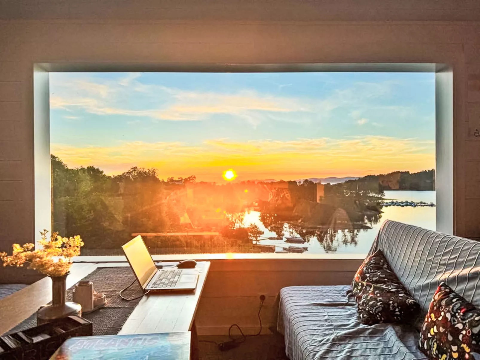 Lauvlid Cottage-Binnen