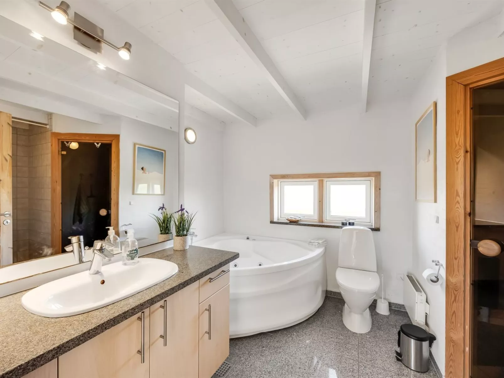 "Aiana" - 300m from the sea-Binnen