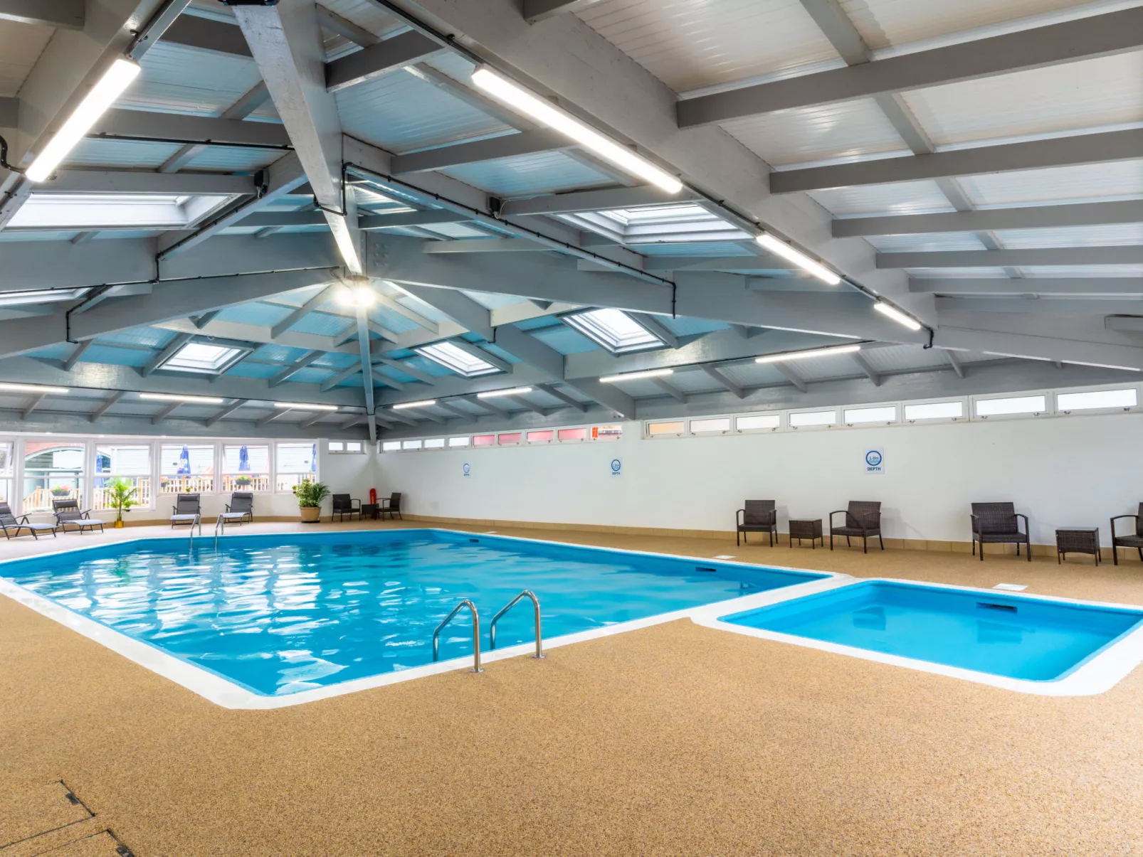 Whitsand Bay Lodge-Binnen